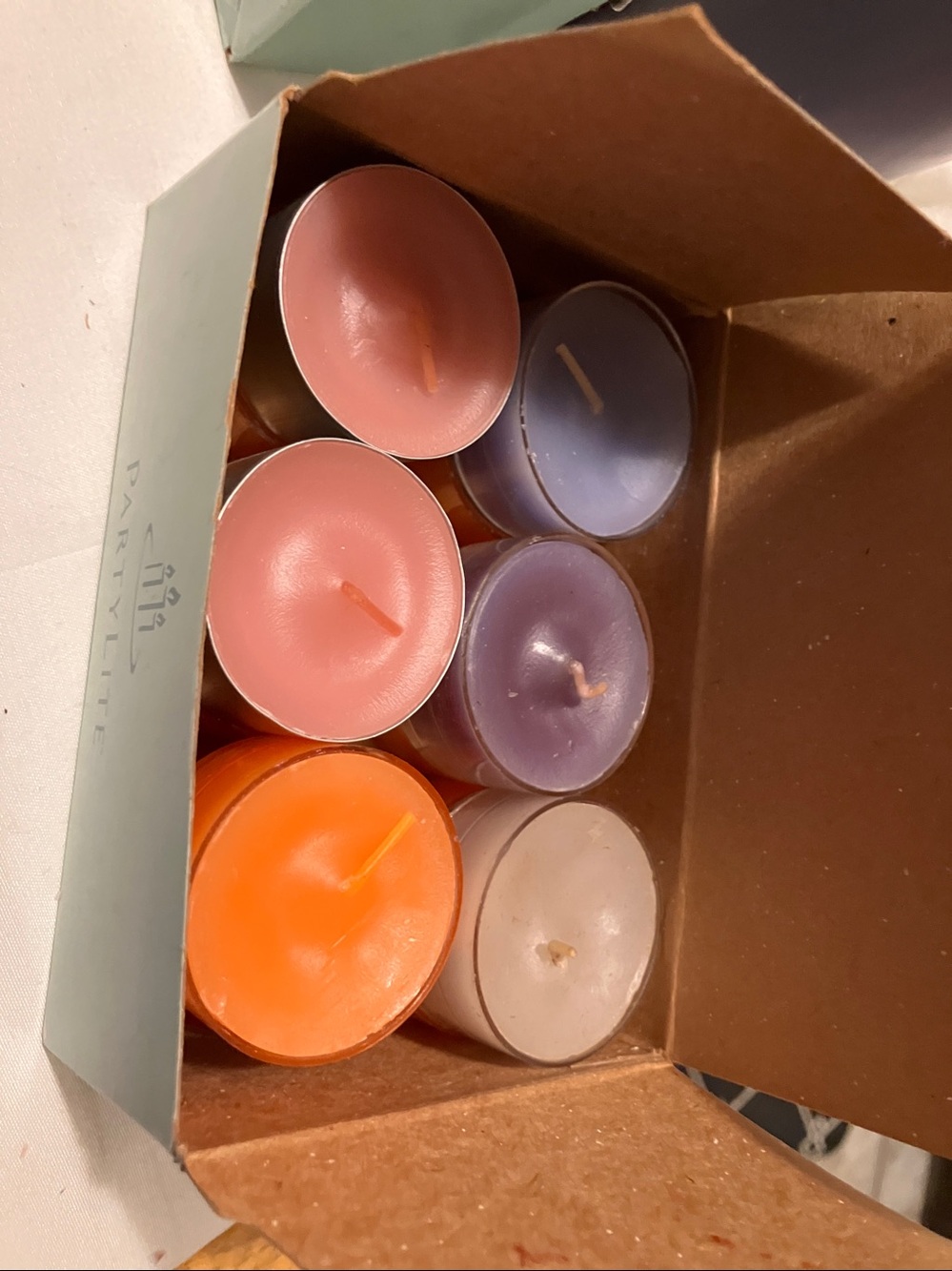 New. Party Lite 24 tea light candles n large purple / lavender scent one - Picture 5 of 9